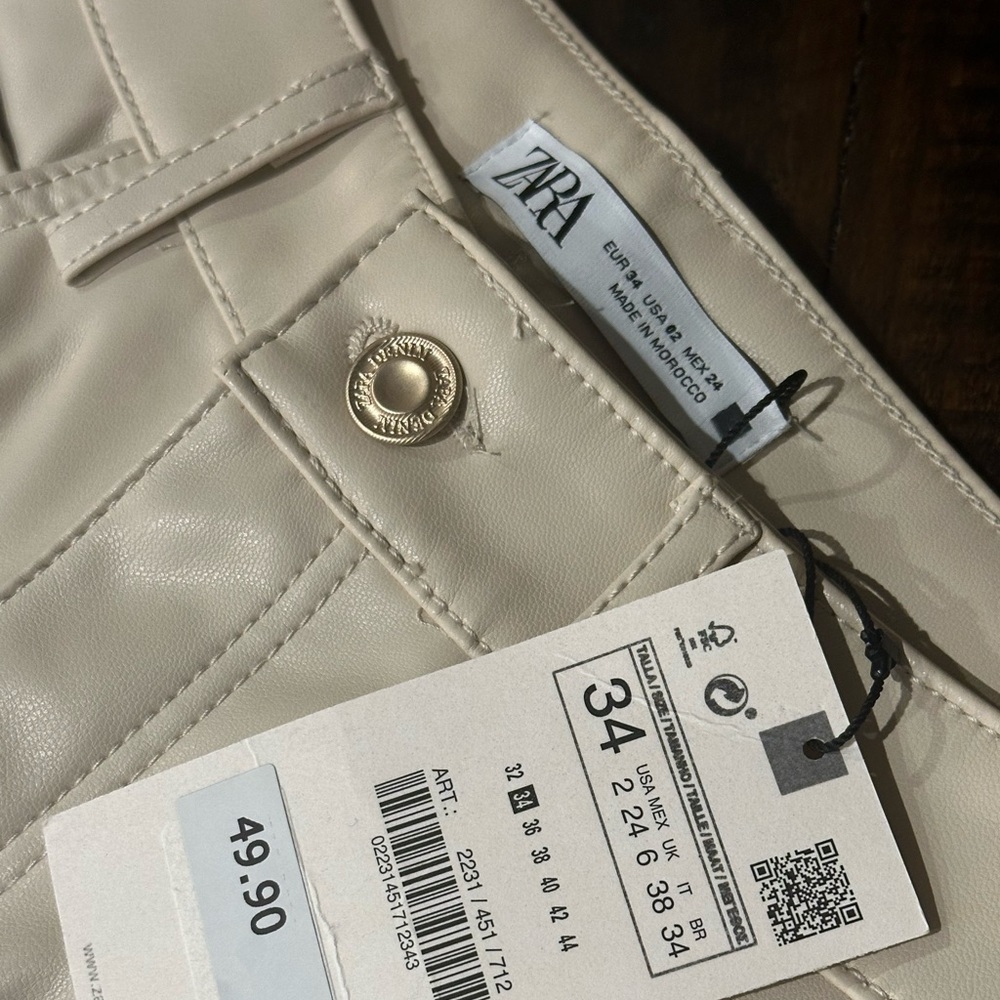 ZARA cream vegan faux leather pants. Size 2. Never worn. Like new. With tags.